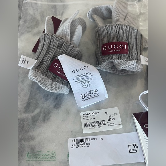 GG cashmere jacquard beanie hat & Gloves Set. NWT. - Picture 14 of 16